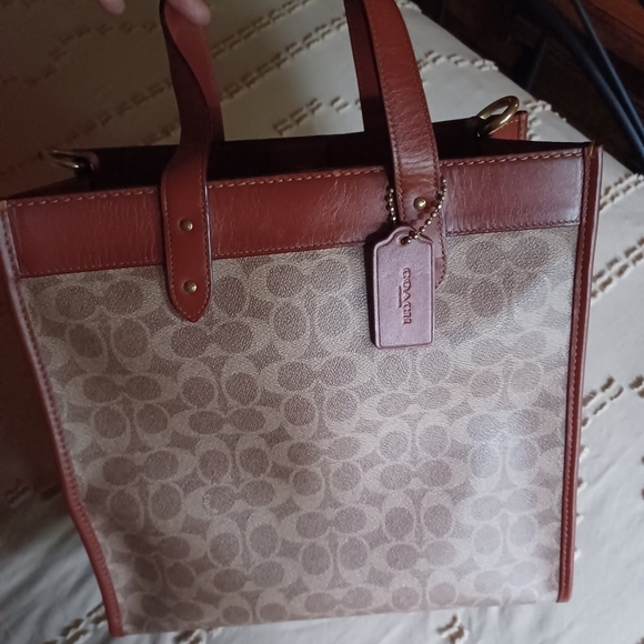 EUC, Coach Field Tote - Picture 6 of 13